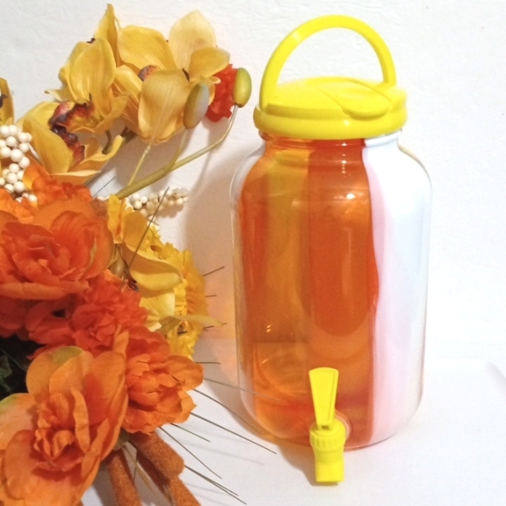 WATER DISPENSER LEMONADE PITCHER  SIZE 128oz. NWOT